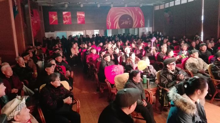 现场观演群众_副本_jpg